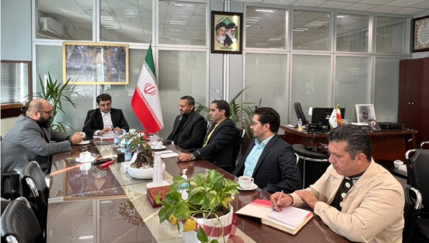 دیدار رئیس مجمع جهانی کرامت با رئیس کمیسیون حقوقی شورای شهر مشهد